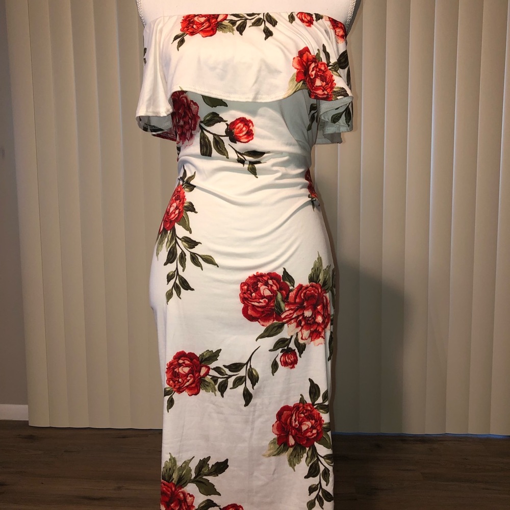 Off the shoulder, cream and red floral form fitting dress. Size Lg
